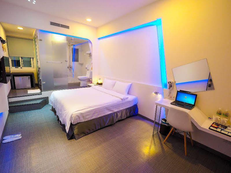 Galaxia Business Hotel Taichung Exterior foto